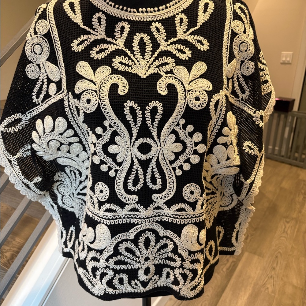 Zara Black and Cream Embroidered Blouse - Picture 11 of 11